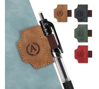 JSRQT Marque-page Magnétique en Cuir avec Porte-stylo, Accessoire Lecture Style Rétro Lettre Initiale,Clip à Page, Cadeau Idéal pour les Amoureux des Livres (Brun, A)
