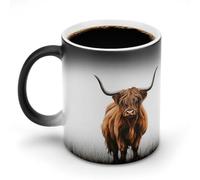 Jubonexis Tasse à café en céramique avec motif vache des Highlands debout dans l'herbe changeant de couleur - 325 ml