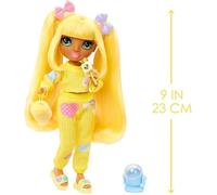 Junior High Pyjama Party - Poupée mannequin articulée 22 cm - Sunny (Jaune) - Nombreux accessoires - à partir de 4 ans