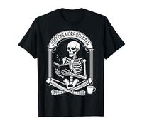Juste Un chapitre de Plus : Dark Academia Reader Halloween T-Shirt