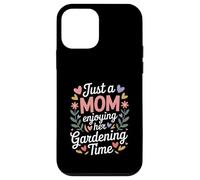 Juste Une Maman Qui Profite de Son Temps de Jardinage dans Son Jardin Coque pour iPhone 12 Mini