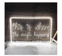 Juvra Lumières néon décoratives D'Ambiance Apaisante Lampe Enseigne Au Néon This is Where The Magic Happen avec Lettres Gravées(30x20cm)