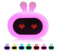 Kadoing® Réveil Enfant Lapin (Blanc) - avec Expressions Faciales et Fonction Tapotement - Lumière de Réveil - Entraîneur de Sommeil - Veilleuse - Jouet Numérique