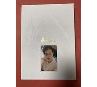 Kakao M IU - dlwlrma. (Concert de tournée du 10e Anniversaire) 160p + 1DVD+1Blu-Ray+1Selfie Photocard