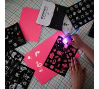 KALANKA-Tableau Magique Rose A4 et A5, 6 Pochoirs et 2 Stylo Espion - Tableau Lumineux Enfant, Jouet Fille 3 4 5 6 7 8 9 10 Ans Ardoise Magique, Cadeaux Jeux Enfants pour Anniversaires, Noël