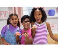 KALANKA-Tasty Tinies - Gâteau Fraise - Kit Pâtisserie Créatif pour Enfants dès 6 Ans - Kit Cuisine avec 2 Préparations pour Gâteaux + Glaçage Vanille + Déco Licorne + Accessoires - Cuisson Micro Onde