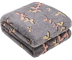 Kanguru Plaid Glow Phosphorescent Papillon Glow in The Dark, Super Doux, Confortable, Couverture Polaire pour canapé, Plaid Canape, Jeté de lit, Adultes et Enfants, Couleur Rose/Gris 130 x 150 cm