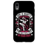 Karaté She is Beauty She is Grace Kick Your Face Coque pour iPhone XR