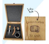KDO MAGIC - Coffret sommelier personnalisé en bois - 4 accessoires pour le vin - Tire-bouchon, Bouchon, Bec verseur, Stop-gouttes - Personnalisable avec prénom gravé (Modèle Anniversaire)
