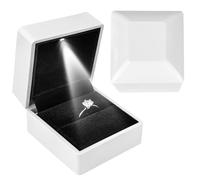 KEISIMI Écrin à bague de luxe avec lumière LED, boîte à bagues pour demande en mariage, fiançailles, mariage, boîte à bijoux de luxe de forme carrée avec lumière LED - Blanc