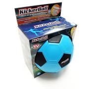 Kickerball le ballon avec effet qui marque une trajectoire incurvée lors de la frappe