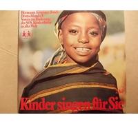 Kinder aus SOS-Kinderdörfern in aller Welt singen für Sie (2. Teil)