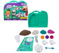 Kinetic Sand, Boîte à café avec sable de jeu de 793 g en 4 couleurs, 9 outils et moules, rangement, jouets pour enfants pour filles et garçons à partir de 5 ans