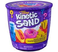 Kinetic Sand - Collations Surprise, avec 113 g de Sable coloré et Deux Accessoires de Jeu de rôle Surprise, pour Jeu de Sable d'intérieur créatif, pour Les Enfants à partir de 3 Ans
