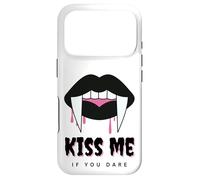 Kiss Me If You Dare Halloween Vampire Fangs Coque pour iPhone 17 Pro