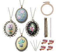 Kit de 4 pièces de décoration brodée - Pendentifs brodés floraux - Collier et boucles d'oreilles - Couture à la main - Bijoux créatifs - Cadeaux créatifs pour travaux manuels, couture et suspension - Ensemble B