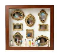 Kit de boîte d'ombre personnalisable pour présentations de silhouette de style musée avec 8 cadres équilibrés et 10 figurines significatives (marron)