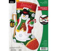 Kit de fabrication de 18 bas de No l en feutre Bucilla Illuminez les f tes - Parfait pour les loisirs cr atifs (89587E)