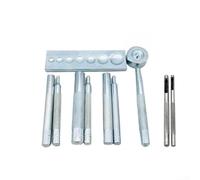 Kit d'outils de fixation avec base à 7 trous et 9 poinçons ronds conçus pour un dimensionnement constant des trous dans le travail du tissu