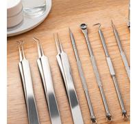 Kit d'outils de retrait de points noirs, 8 pièces en acier inoxydable avec 3 pinces et 5 aiguilles, outils de retrait d'acné à pointe ultra-fine avec étui en métal pour soins de la peau du visage