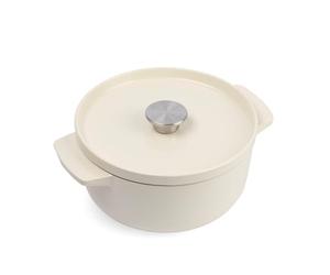 KitchenAid Cast Iron Cocotte en Fonte Émaillée avec Couvercle, Ø 22cm, Ronde, 3,3L, 4,5kg, Haute Qualité & Durable, Saisir,Frire,Sans PFAS,Induction,Poignée Ergonomique,Au four à 260°C,Crème d'Amande