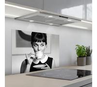 KitchenYeah© Credence Adhesive Pour Cuisine 50x70 cm Panneau Mural Adhesif Fond De Hotte Plaque Pvc Murale Peel And Stick Protege Mur Portrait - Thé - Femme