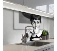 KitchenYeah© Credence Adhesive Pour Cuisine 60x200 cm Panneau Mural Adhesif Fond De Hotte Plaque Pvc Murale Peel And Stick Protege Mur Portrait - Thé - Femme