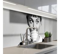 KitchenYeah© Credence Adhesive Pour Cuisine 60x300 cm Panneau Mural Adhesif Fond De Hotte Plaque Pvc Murale Peel And Stick Protege Mur Portrait - Thé - Femme