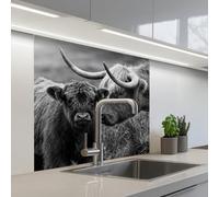 KitchenYeah© Crédence Adhésive Résistant À La Chaleur 80x80 cm Protection Mur Cuisine Panneaux Muraux Adhesif Panneau Decoratif Interieur Highlander écossais - Veau - Noir - Blanc