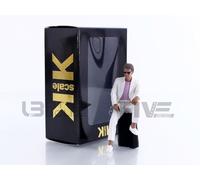 KK SCALE MODELS 1/18 - FIGURINES SUNNY - SITTING KKFIG001
