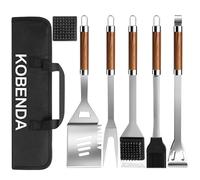 KOBENDA Kit Barbecue Complet 7 Pièces avec Sac de Rangement - Set d'Ustensiles Professionnels en Acier Inoxydable pour Jardin et Campement, Cadeau Homme Idéal, Spatule, Pince, Fourchette et