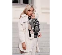 KOKADI Porte-bébé Tai Diorite Stars (unique) - Ergonomique, sûr et doux, fabriqué à la main en 100 % coton bio - De la naissance à 15 kg, parfait pour les grands parents et les bébés - Gris/motif