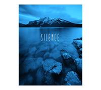 Komar Tableau Mural avec Mot « Lake Silence » Bleu - Poster Photo pour Salon, Chambre à Coucher - Impression d'art sans Cadre - P085C-40 x 50 cm - Dimensions : 40 x 50 cm (l x H)