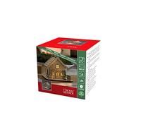 Konstsmide Maison en bois LED Scène de Noël avec toit naturel/Utilisation intérieure (IP20) / 4 diodes blanc chaud/Fonctionne avec 3 piles AA 1,5 V (excl.)