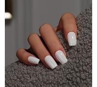 KQueenest Press on Nails Lot de 28 faux ongles courts et moyens à coller avec de la colle - Couleur unie - Carrés - Blanc cercueil - Pour femmes et filles