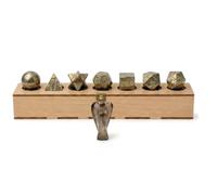 KULIA® Ensemble de 7 solides de Platon en pyrite dorée (géométrie sacrée) avec statuette d'ange gardien en quartz fumé et boîte en bois sculptée à la main - Pierres naturelles polies