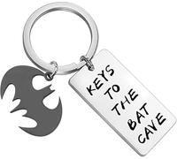 Kuyai Porte-clés inspiré des super-héros Caves de la chauve-souris Cadeau pour fan de bande dessinée, Clé pour chauve-souris, S