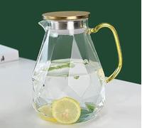 Kweiugfi Pichet Eau, Carafe En Verre de 1,8 litres avec Couvercle, Design Diamant Moderne, Pichet à Eau Haute Durabilité pour Infuseur Fruit, Thé Glacé, Café Chaud, Lait