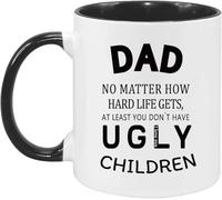 KWQDOZF Cadeau pour papa : Au moins, tu n’as pas d’enfants laids ! Tasse à café originale en céramique imprimée recto verso, 325 ml (11 oz), idéale pour maman, papa, un ami, une épouse ou un mari.
