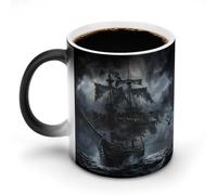 KWQDOZF Tasse à café humoristique avec motif bateau pirate dans l'océan la nuit noire, tasse à thé à couleur changeante pour homme et femme, anniversaire