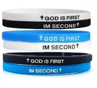 KZL Bracelets inspirants « God is first im second » - Bracelets en caoutchouc pour femme et homme - Versets de la Bible gravés - Bracelet en silicone - Bijoux religieux - Cadeaux religieux, 4.8cm