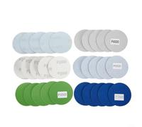 La collection de disques abrasifs contient trente morceaux de papier en carbure de silicium de 7,6 cm avec une gamme de grains de mille à sept mille