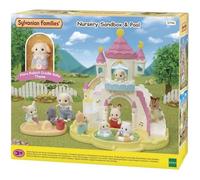 La Creche Et Le Jardin D'enfants Le Bac À Sable Et Piscine Des Bébés