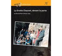 La Grotte Chauvet, Devant La Porte