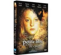 La petite fille au bout du chemin E