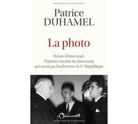 La photo: Pétain-Mitterrand : l'histoire secrète du document qui aurait pu bousculer la Ve République