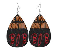 La vie serait tellement ennuyeuse sans les boucles d'oreilles en cuir Bob, un accessoire de mode idéal pour les fêtes, les vacances et le quotidien.