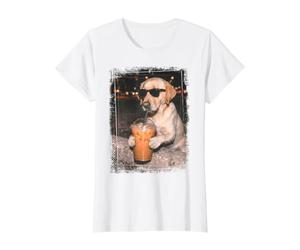 Labrador Retriever en Lunettes de Soleil en sirotant du café glacé T-Shirt Graphique avec Valeur