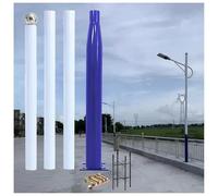Lampadaire solaire extérieur avec cage d'armature pour un éclairage amélioré et une durabilité de montage de caméra