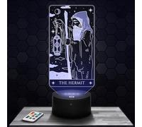 Lampe d'ambiance LED moderne L'Ermite Arcane Tarot, idée cadeau deco Carte Voyance Cartomancie Oracle. Lampe deco bureau salon L'Ermite Arcane Tarot, lumière tamisée. Idée cadeau noel original